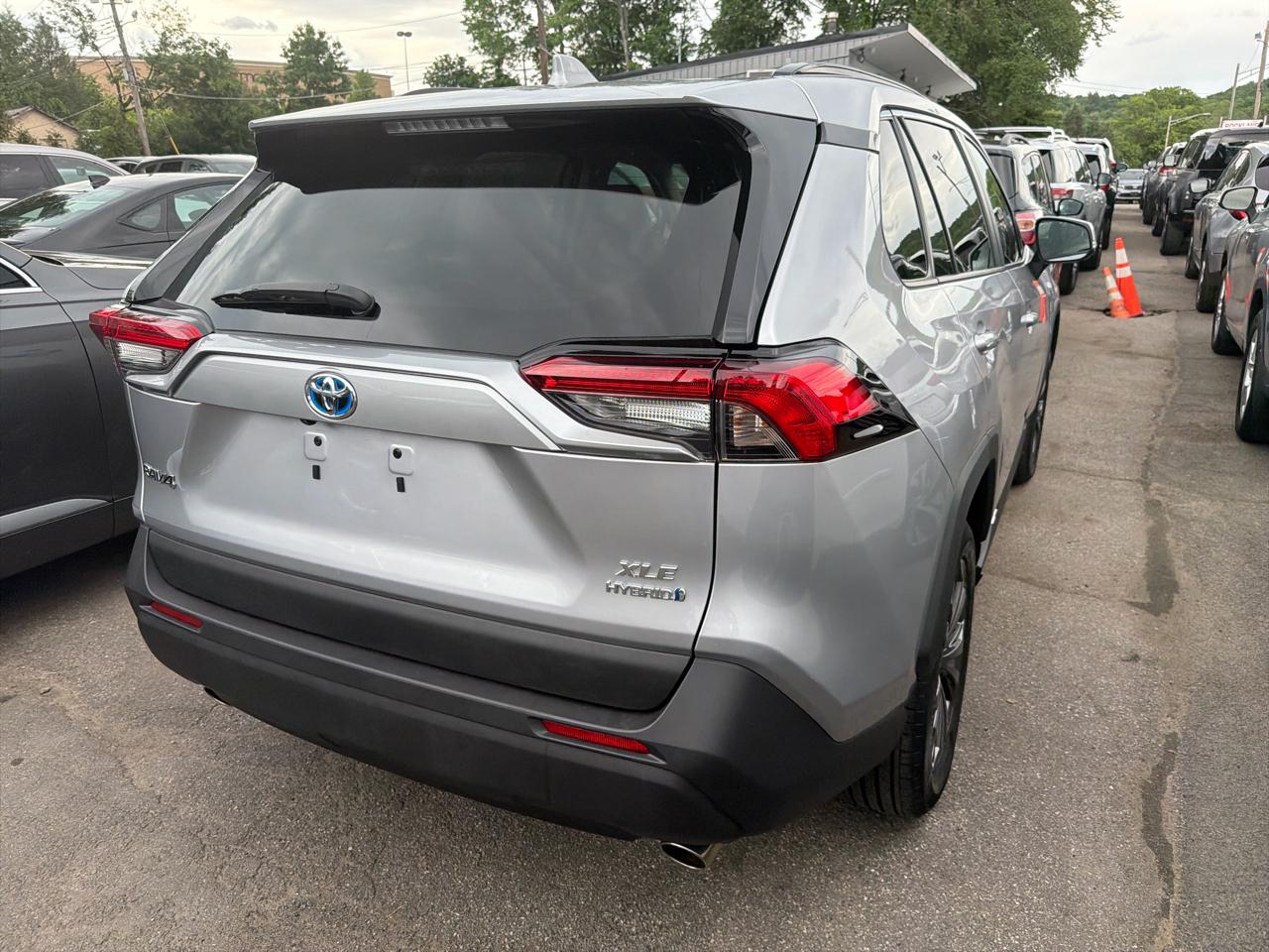 Toyota RAV4 Hybrid XLE Premium AWD (Natl) 2023