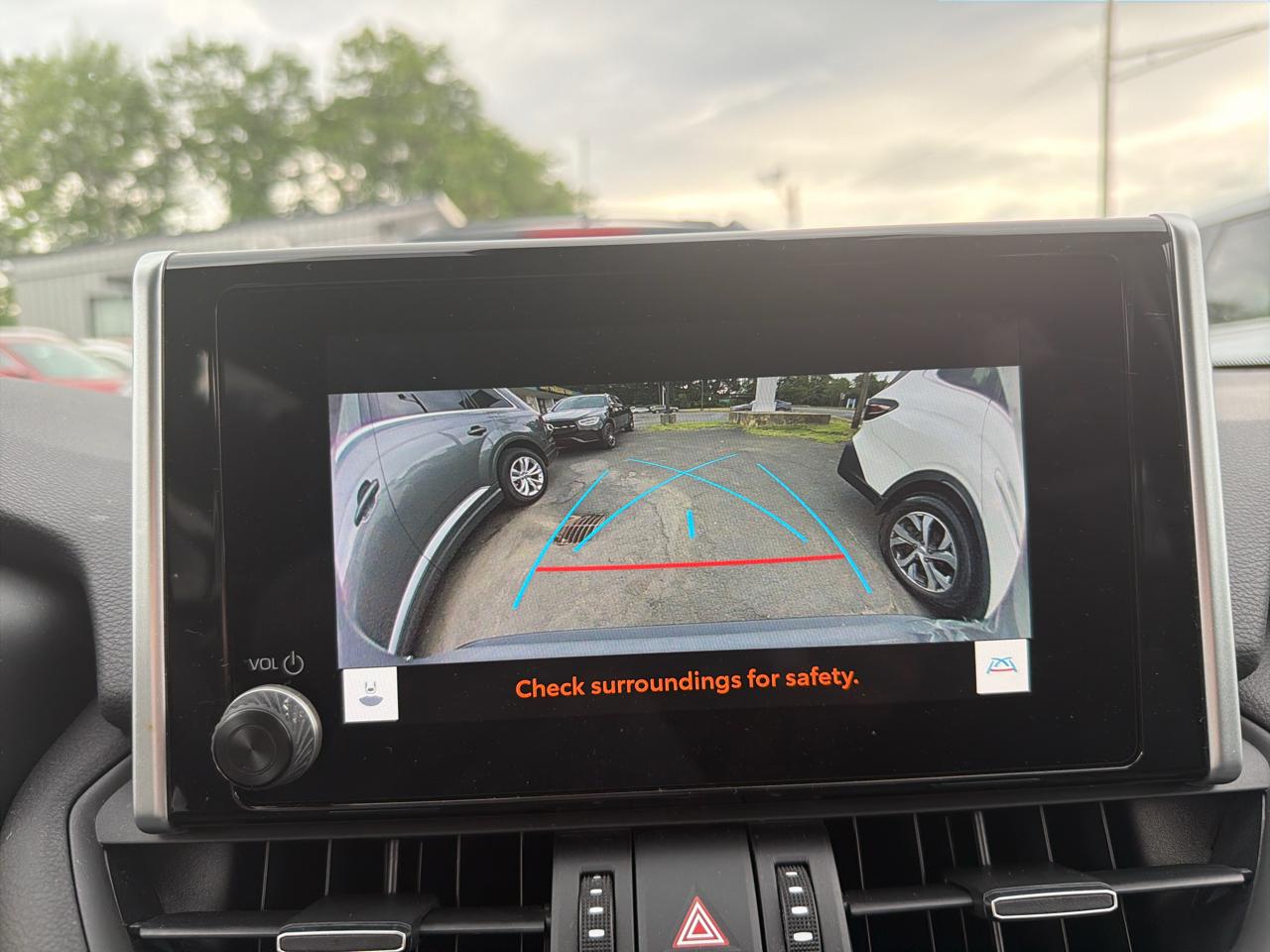 Toyota RAV4 Hybrid XLE Premium AWD (Natl) 2023