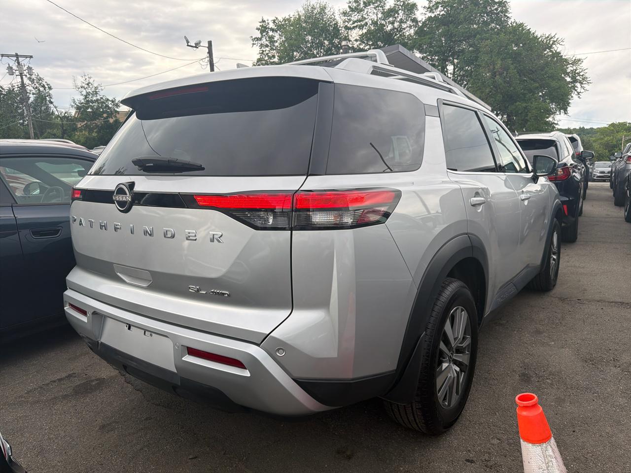 Nissan Pathfinder SL 4WD 2023