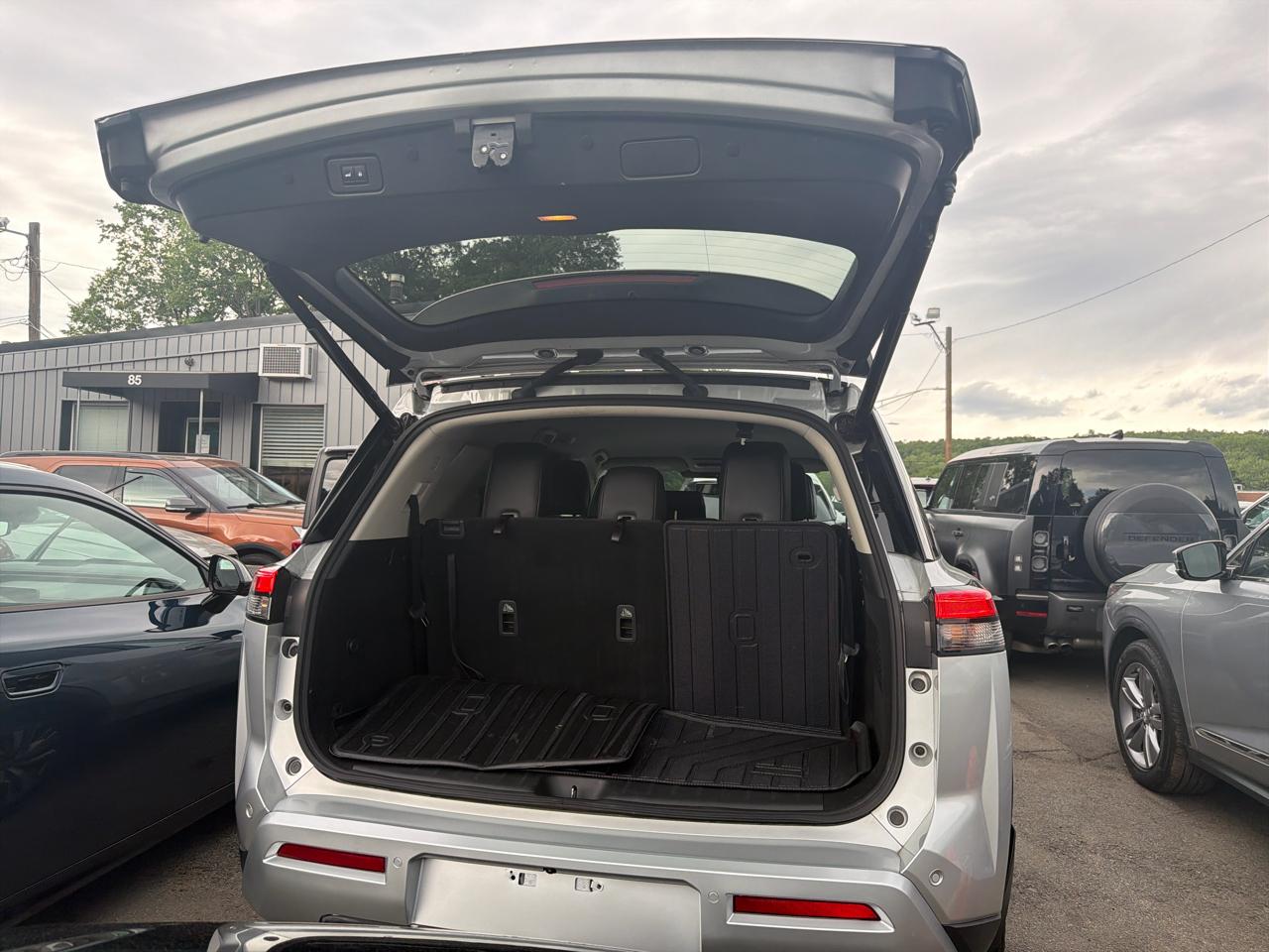 Nissan Pathfinder SL 4WD 2023