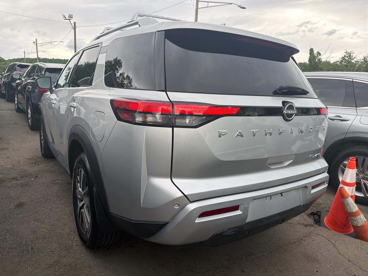 Nissan Pathfinder SL 4WD 2023
