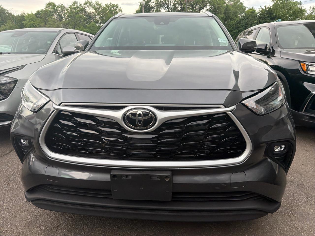 Toyota Highlander Platinum AWD (Natl) 2023