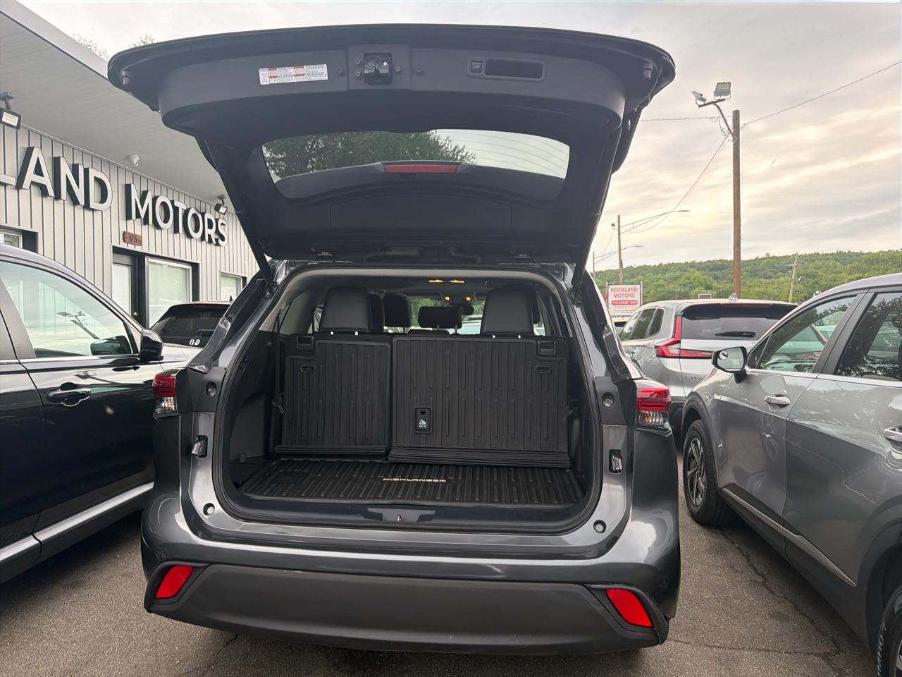 Toyota Highlander Platinum AWD (Natl) 2023