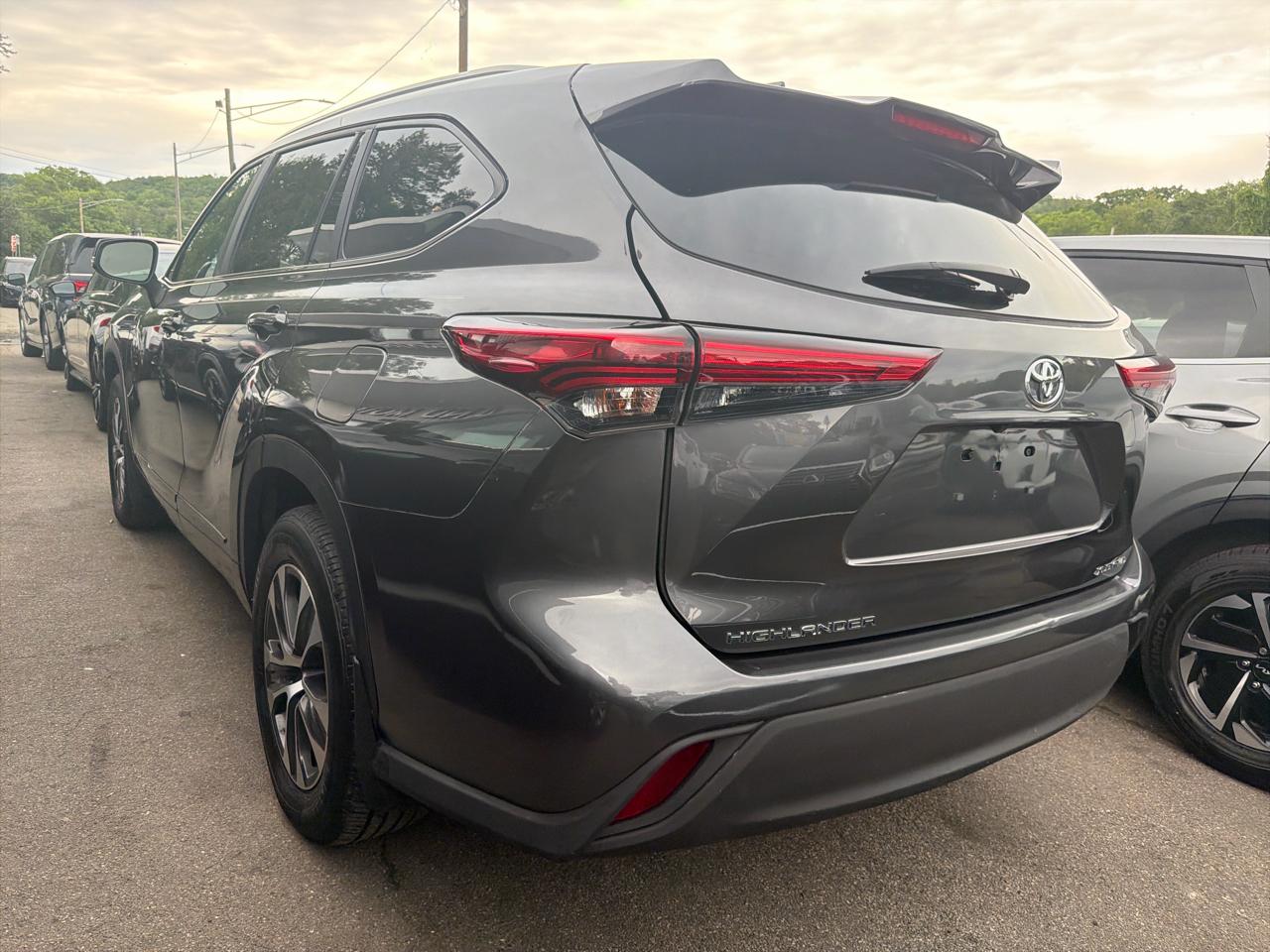 Toyota Highlander Platinum AWD (Natl) 2023