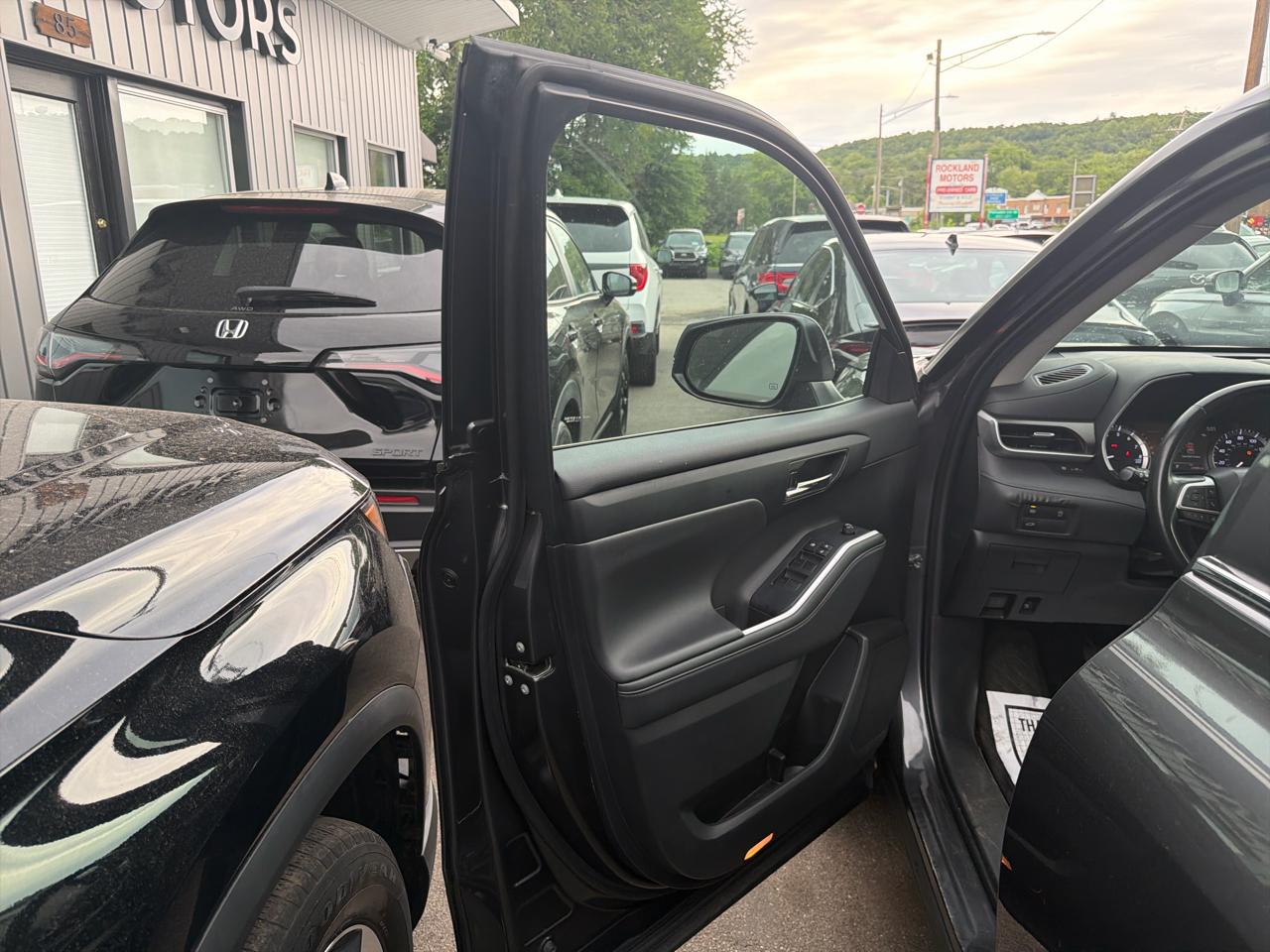 Toyota Highlander Platinum AWD (Natl) 2023