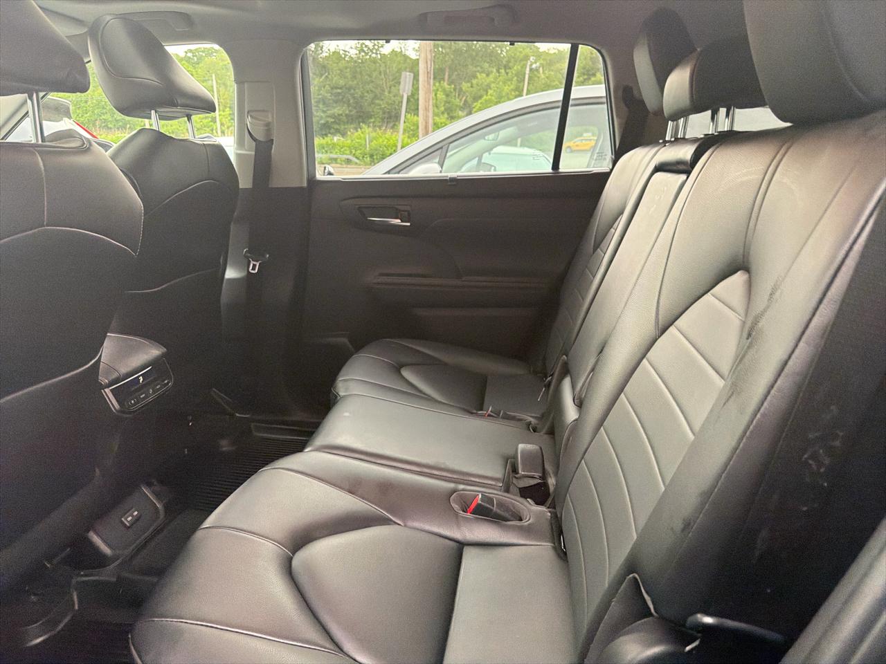 Toyota Highlander Platinum AWD (Natl) 2023