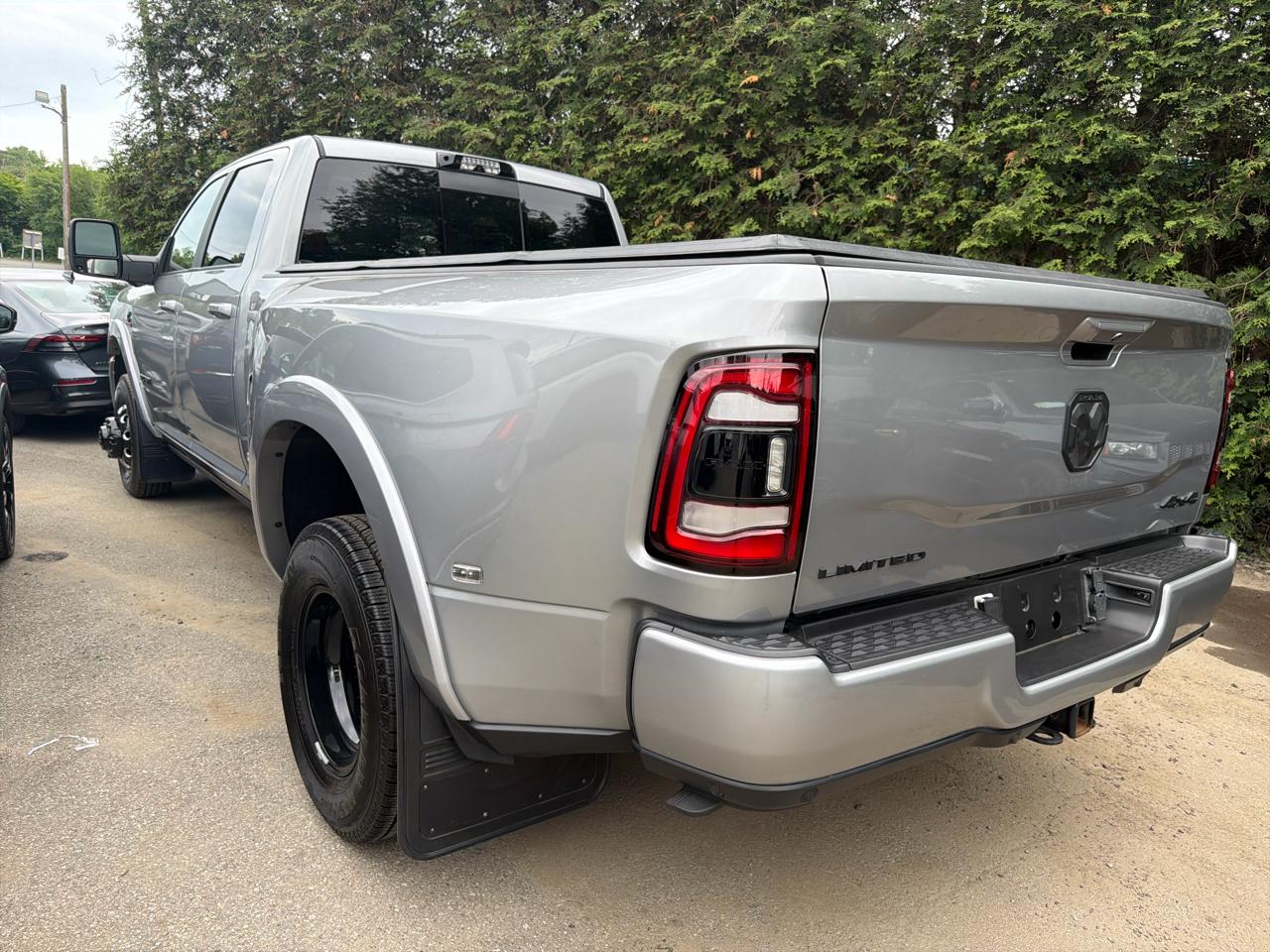 RAM 3500 Limited 4x4 Crew Cab 8' Box 2024