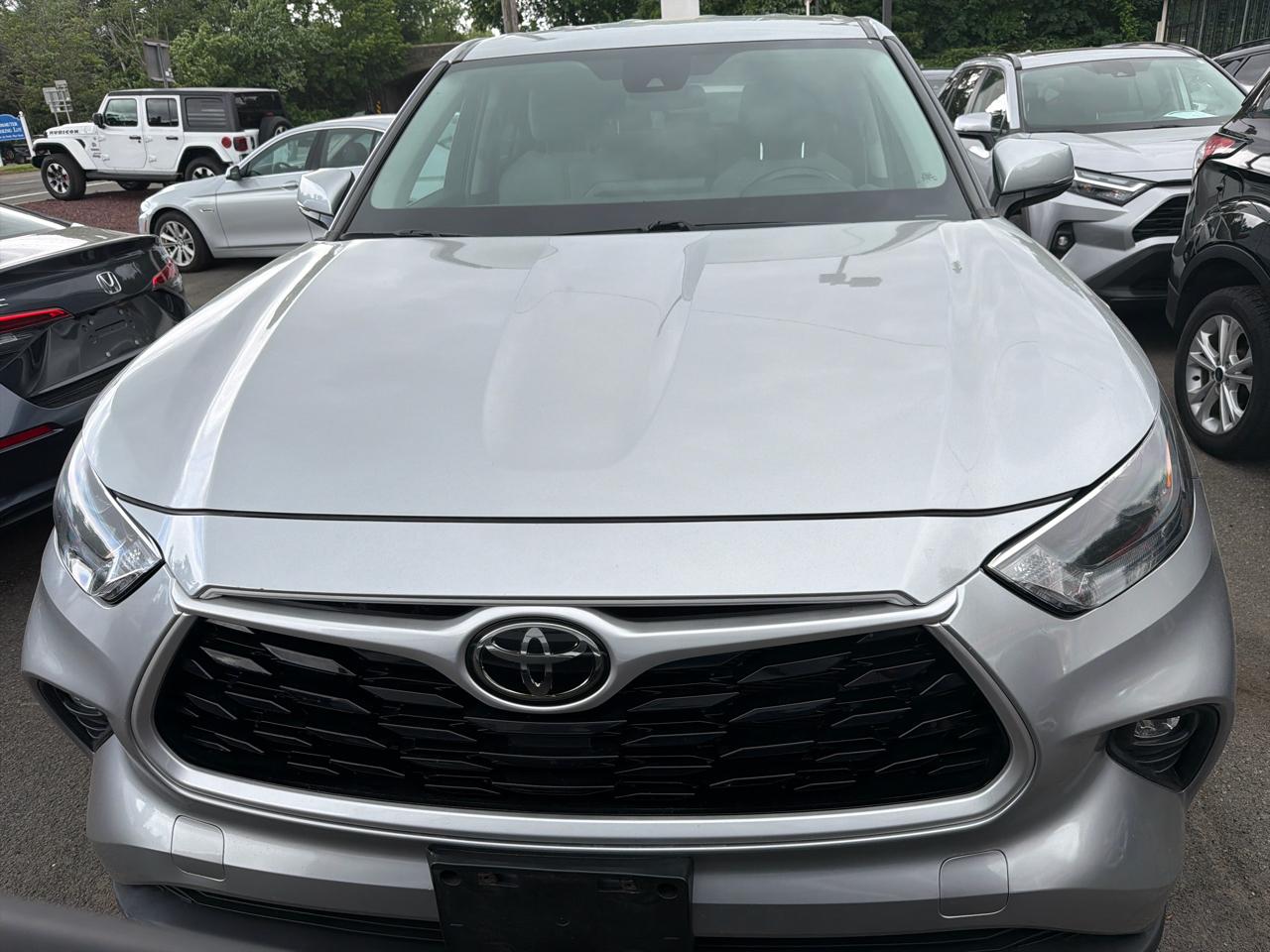 Toyota Highlander LE AWD (Natl) 2022