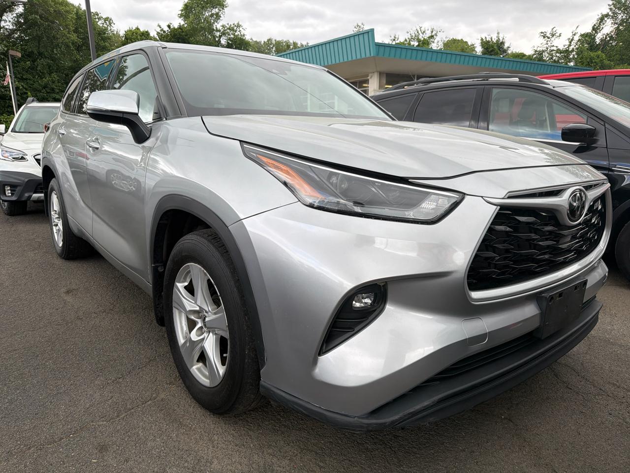 Toyota Highlander LE AWD (Natl) 2022