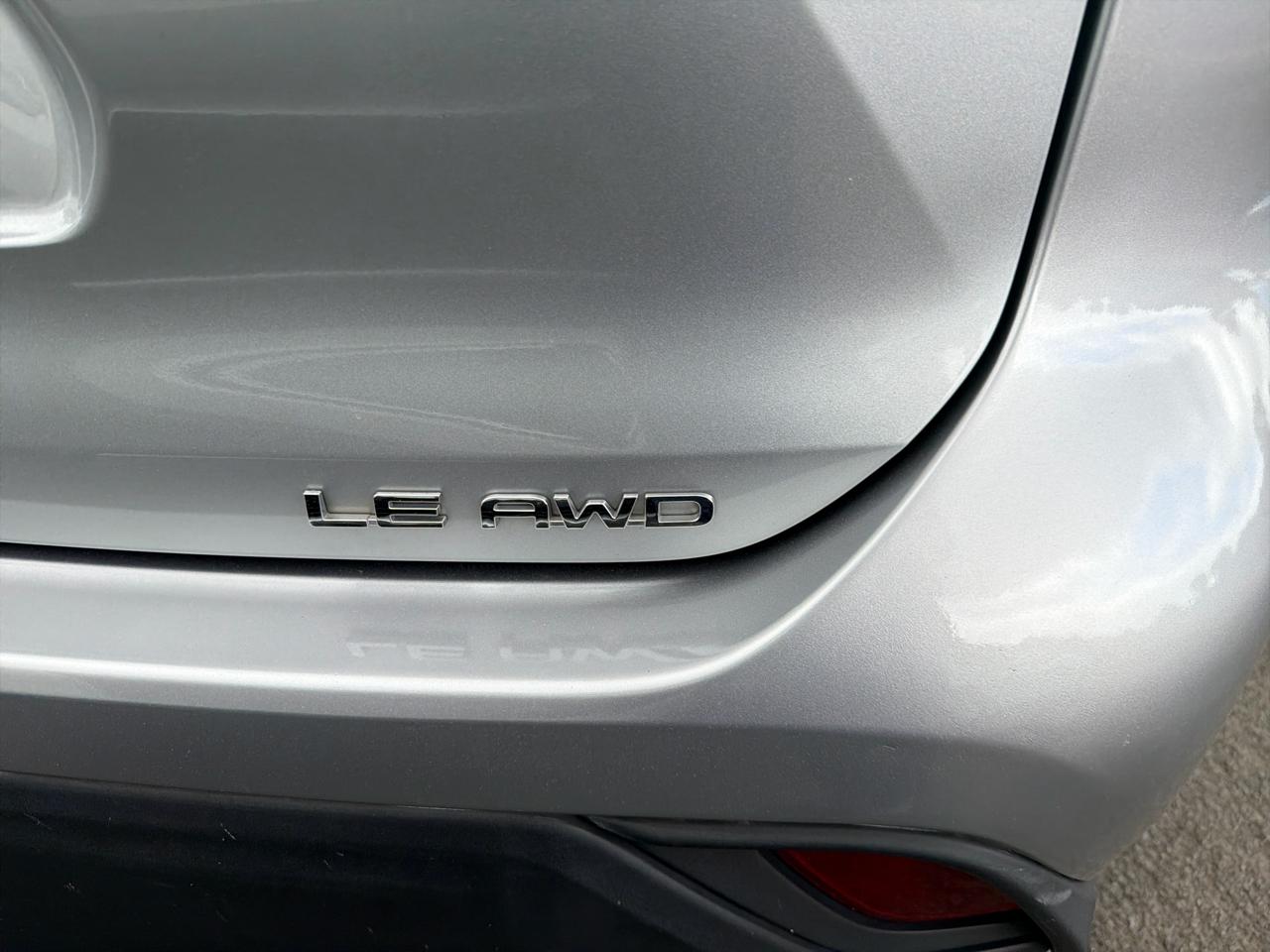 Toyota Highlander LE AWD (Natl) 2022