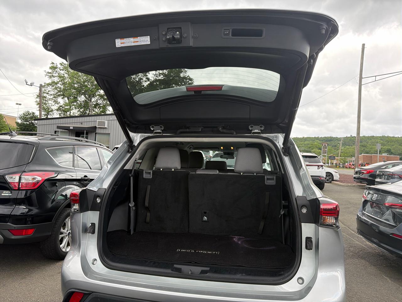 Toyota Highlander LE AWD (Natl) 2022