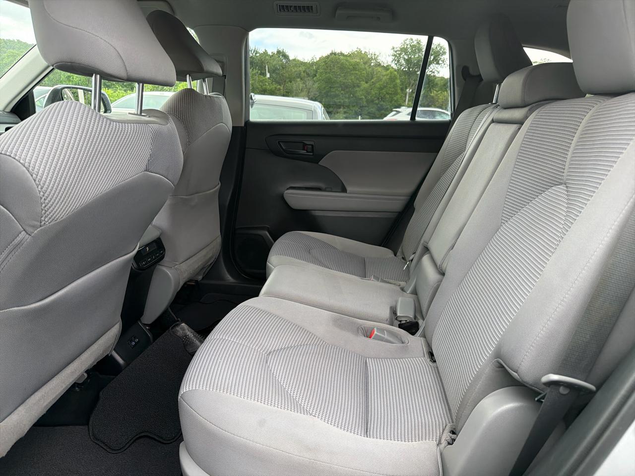 Toyota Highlander LE AWD (Natl) 2022