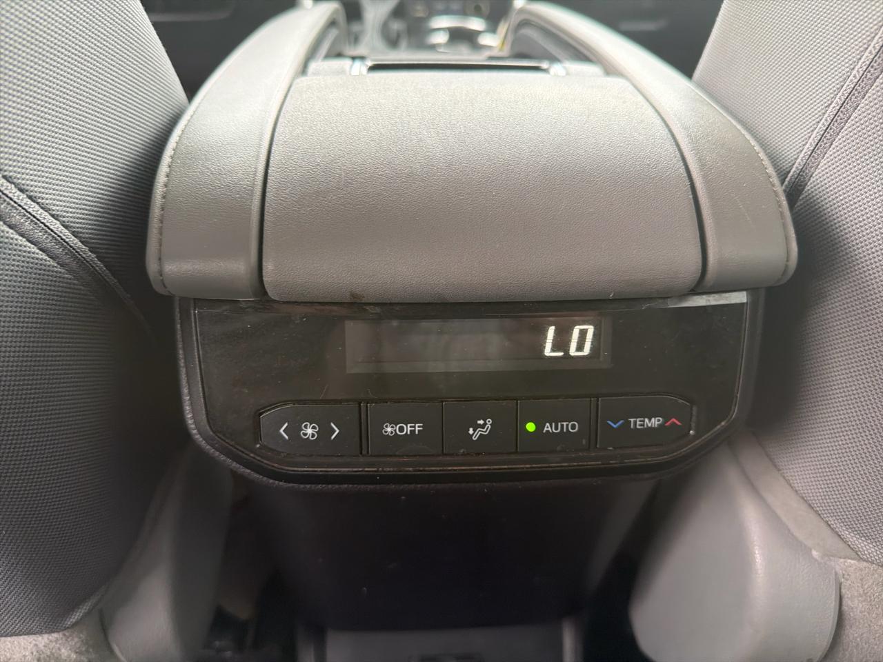 Toyota Highlander LE AWD (Natl) 2022