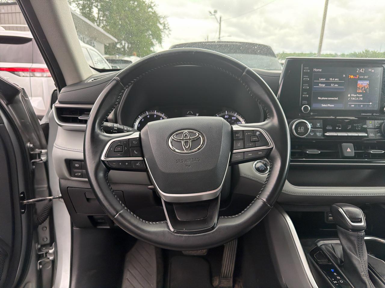 Toyota Highlander LE AWD (Natl) 2022