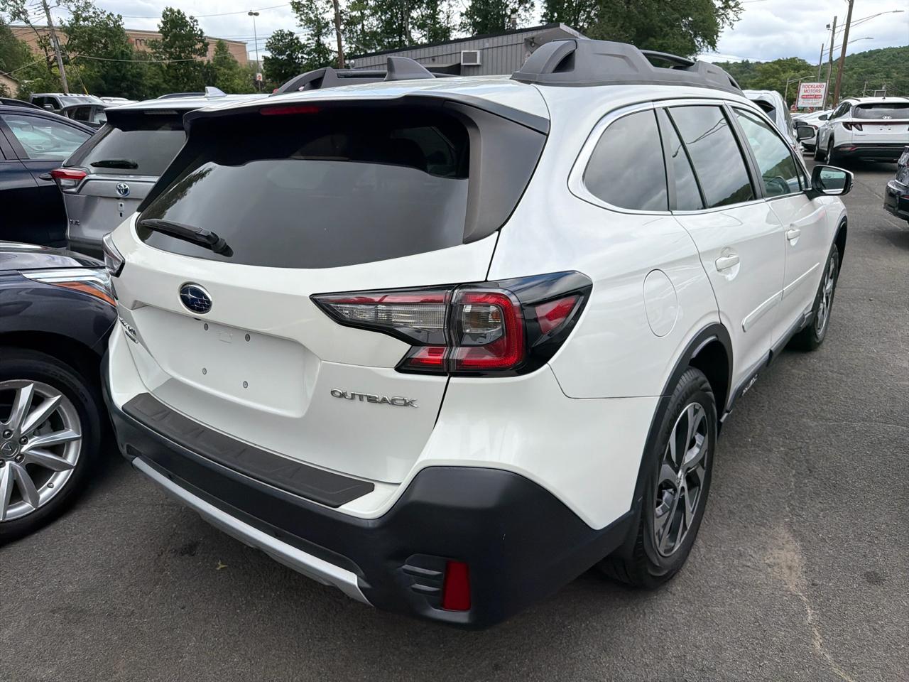 Subaru Outback Limited CVT 2022