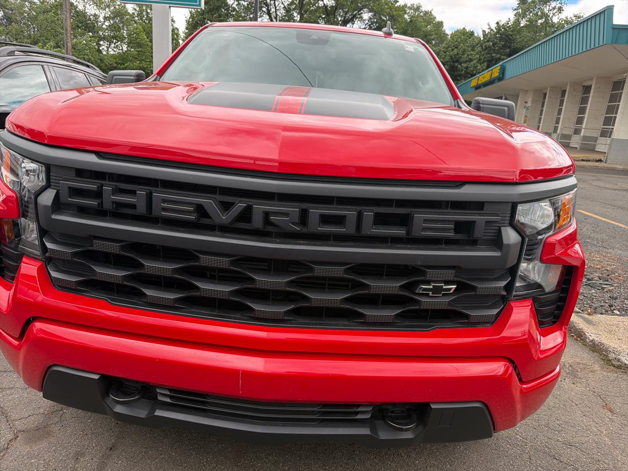 Chevrolet Silverado 1500 4WD Crew Cab 147" Custom 2024
