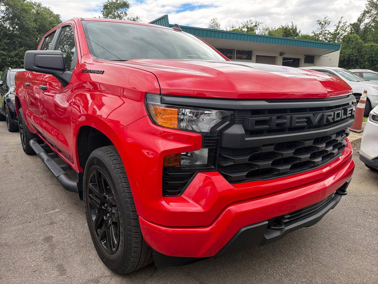 Chevrolet Silverado 1500 4WD Crew Cab 147" Custom 2024