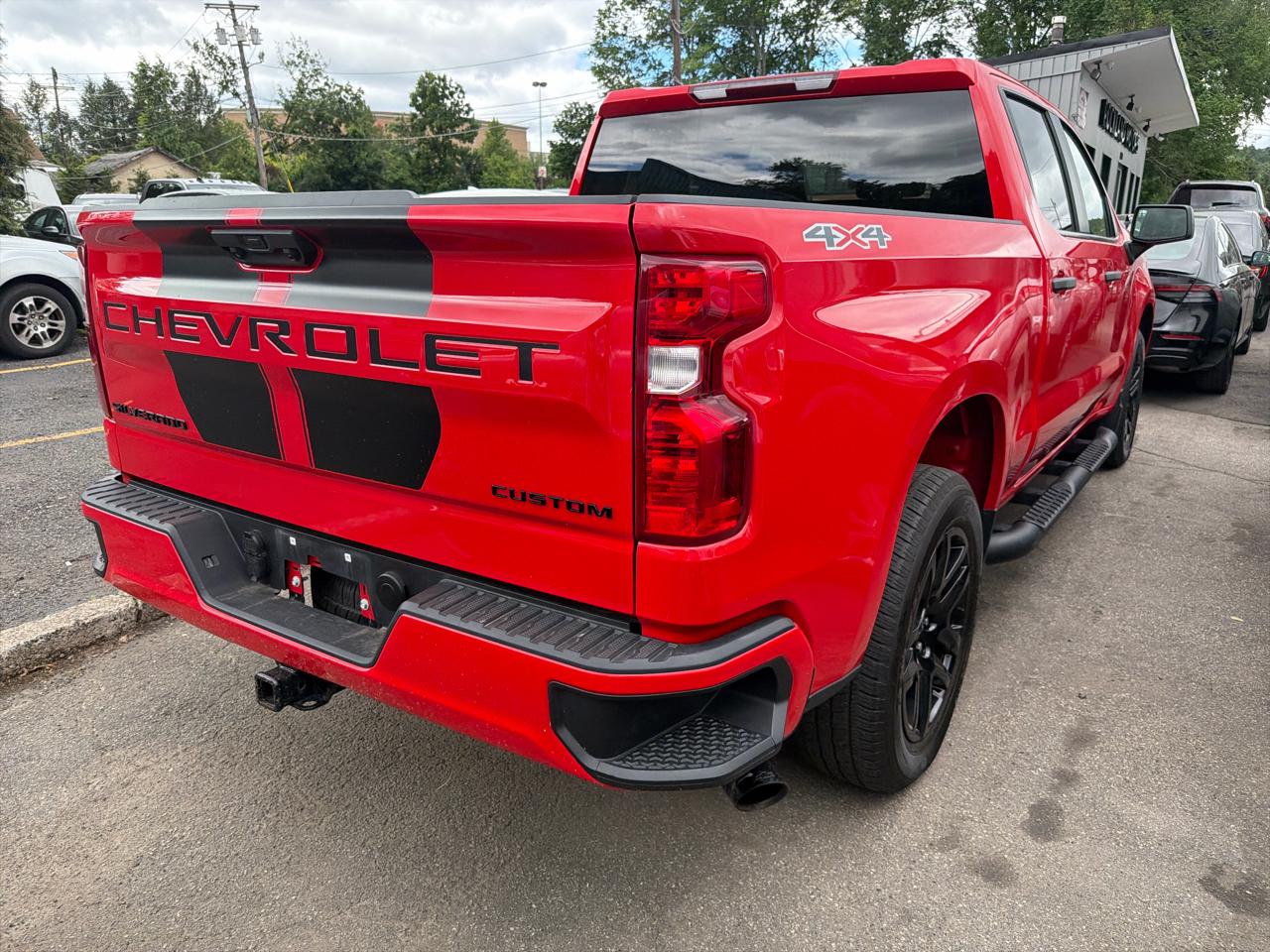 Chevrolet Silverado 1500 4WD Crew Cab 147" Custom 2024