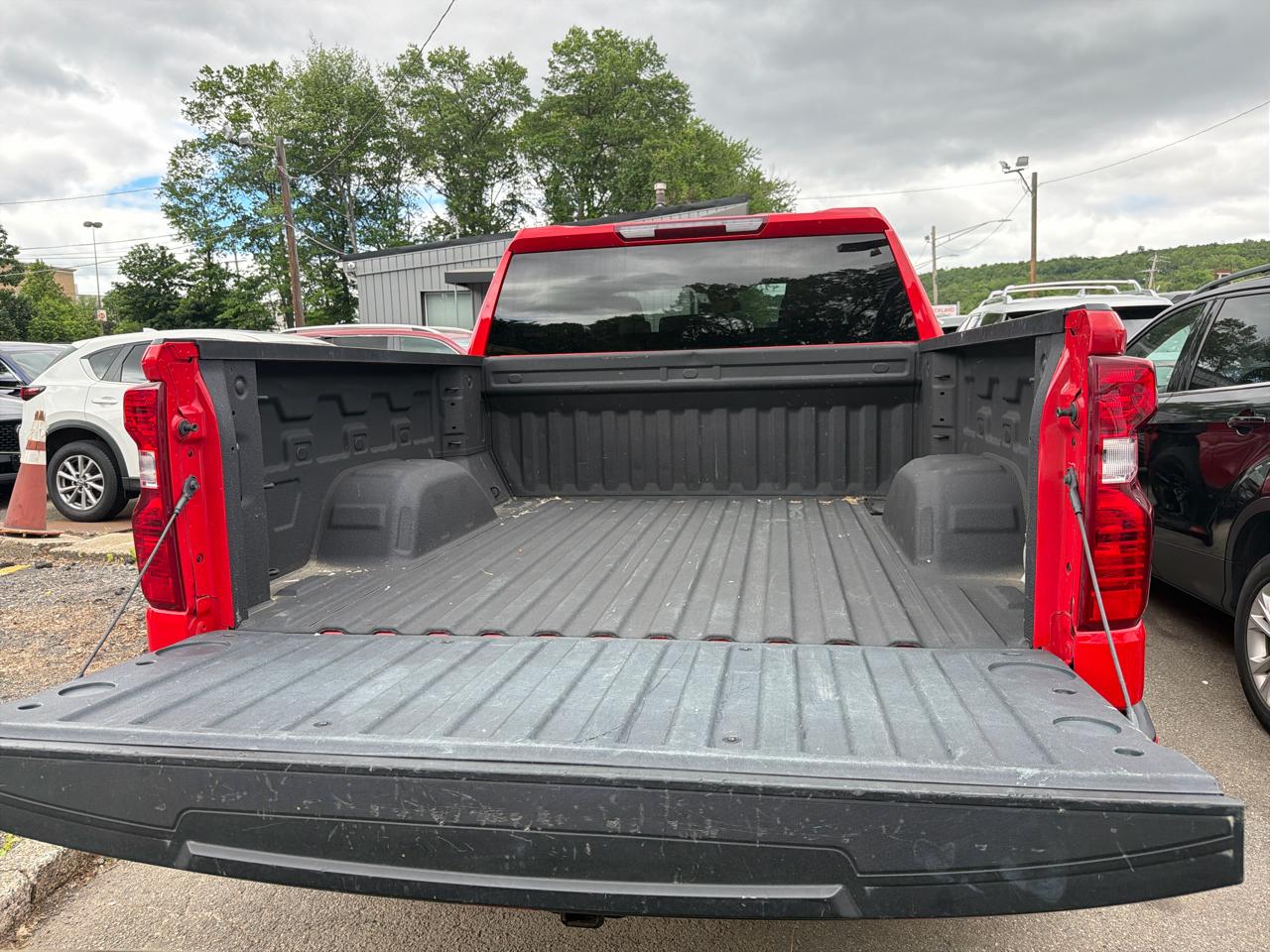 Chevrolet Silverado 1500 4WD Crew Cab 147" Custom 2024