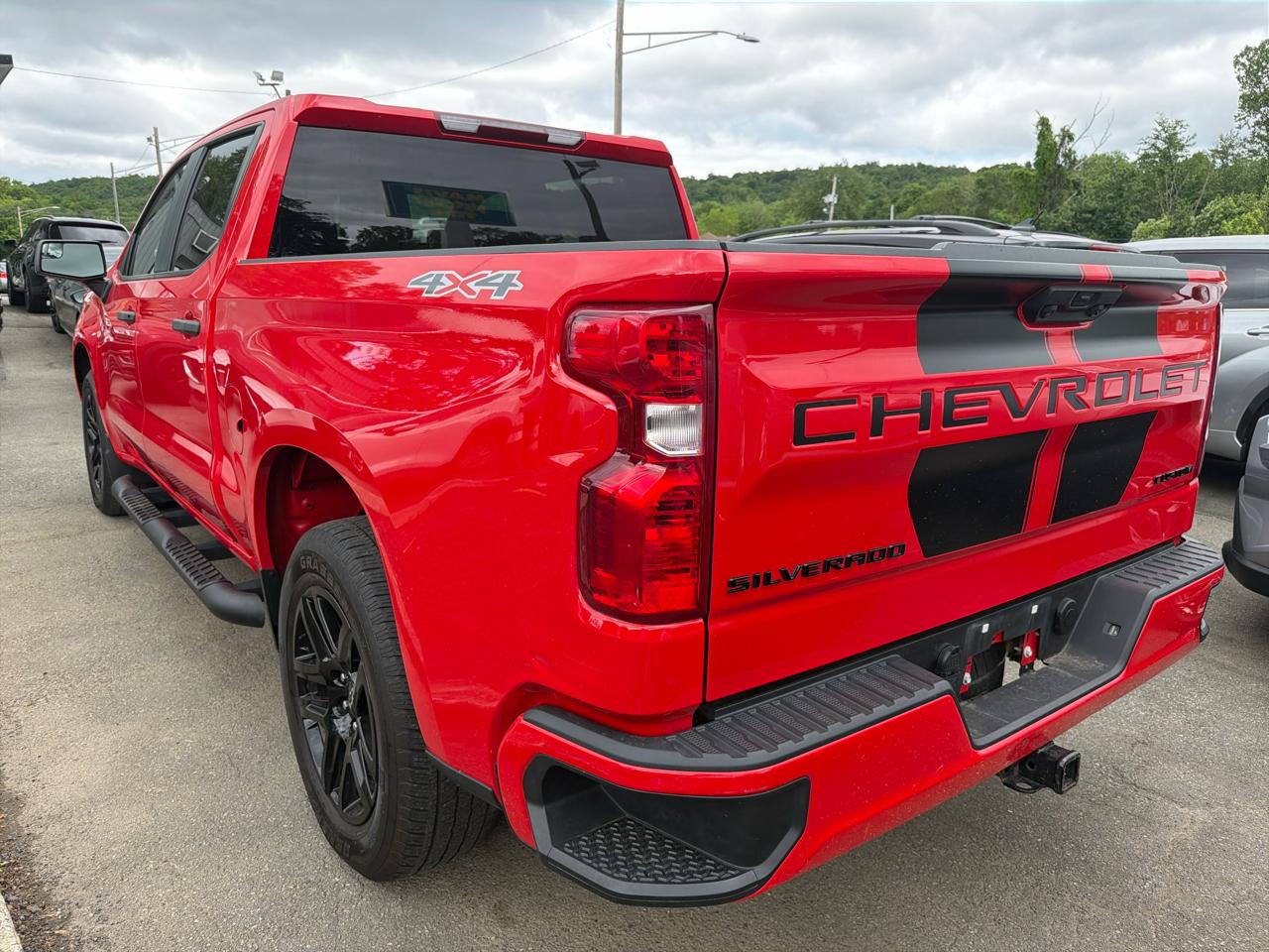 Chevrolet Silverado 1500 4WD Crew Cab 147" Custom 2024