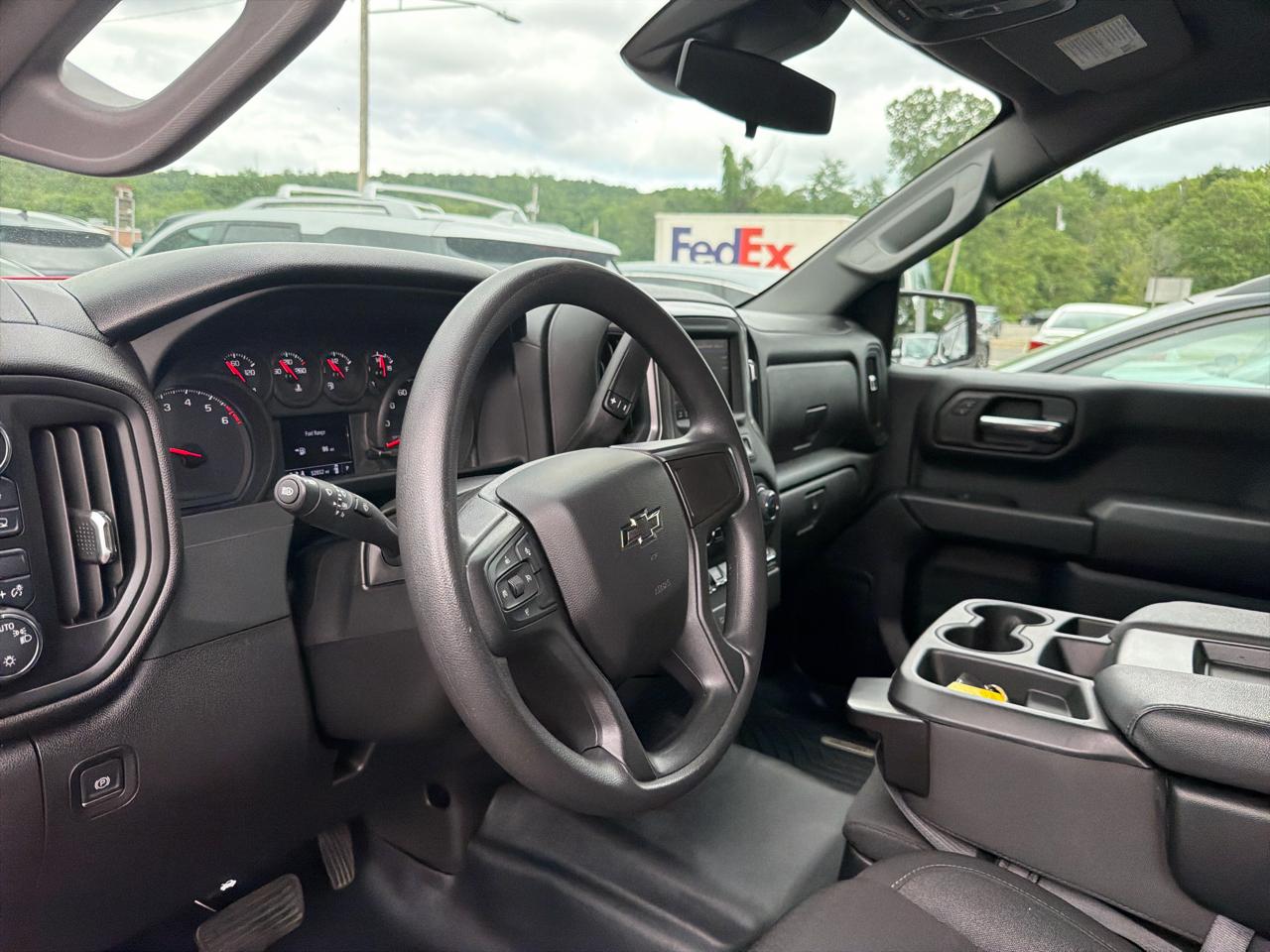 Chevrolet Silverado 1500 4WD Crew Cab 147" Custom 2024