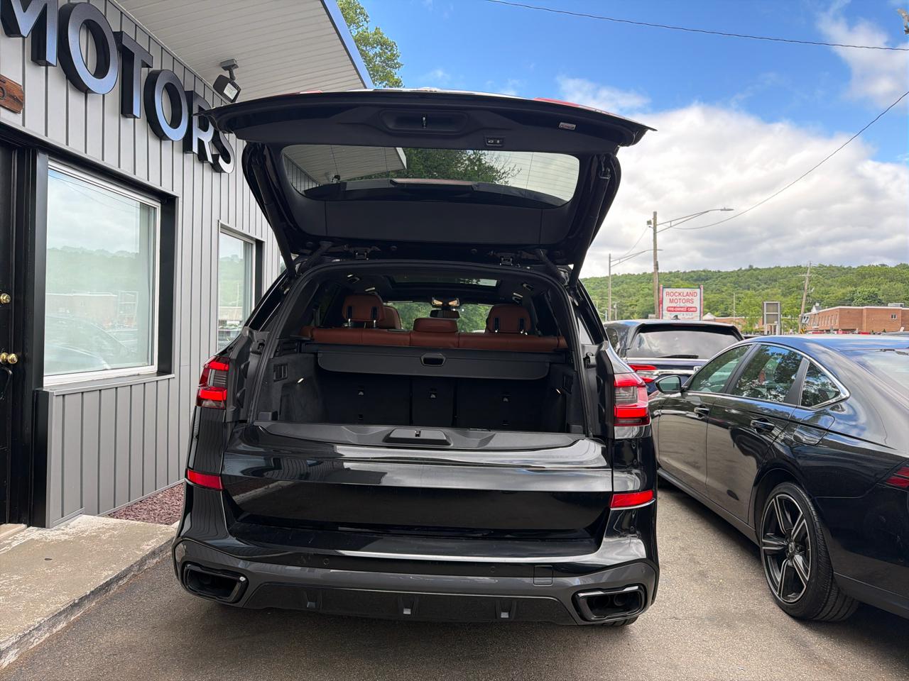 BMW X5 M50i Sports Activity Vehicle 2021