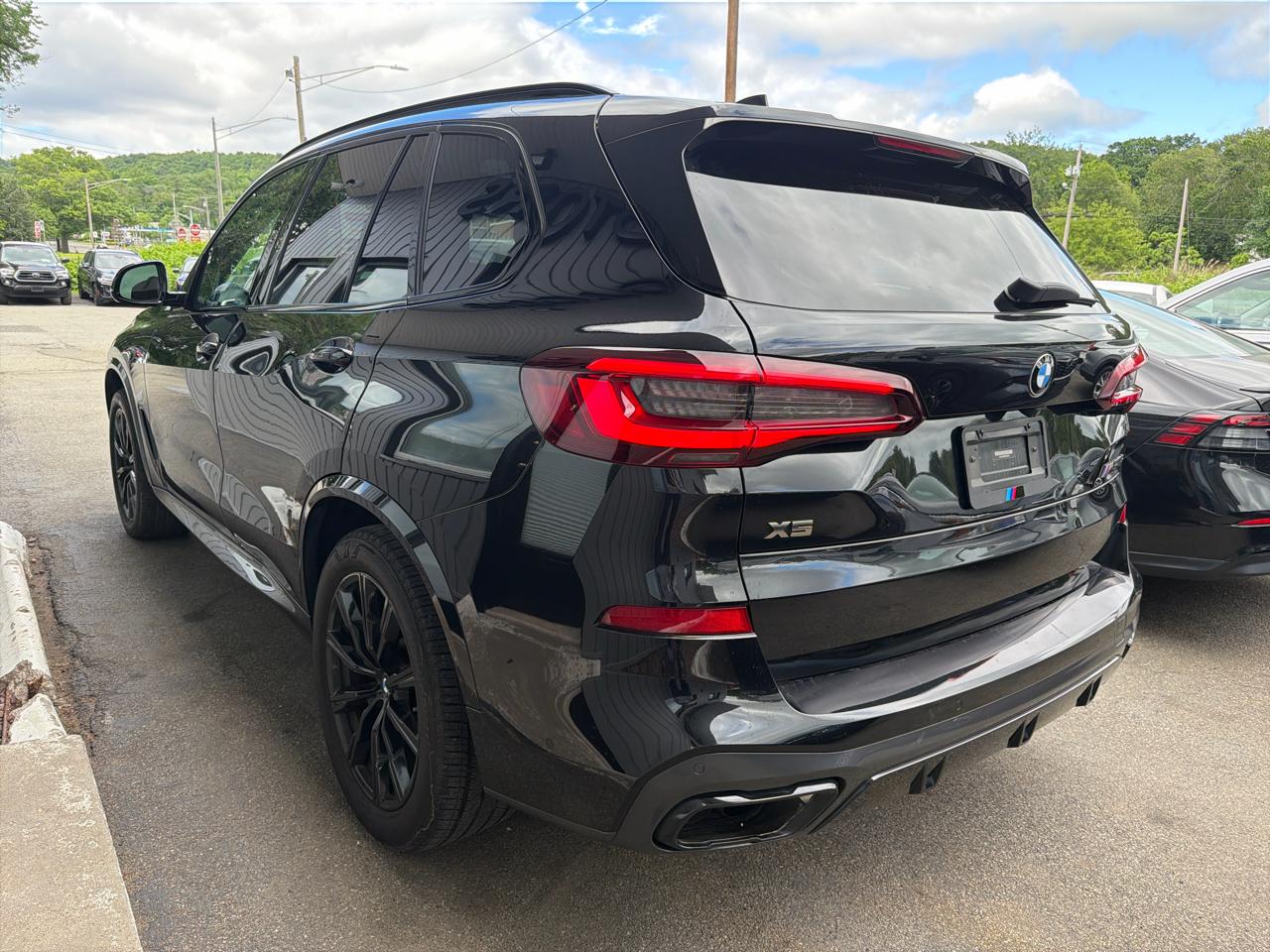 BMW X5 M50i Sports Activity Vehicle 2021