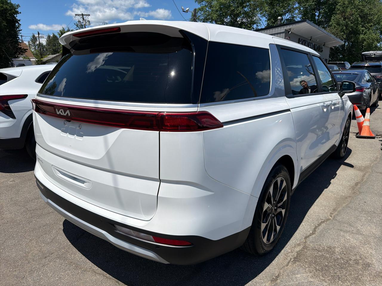 Kia Carnival EX 2024
