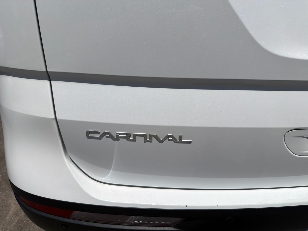 Kia Carnival EX 2024
