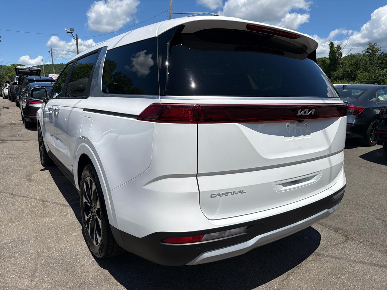Kia Carnival EX 2024