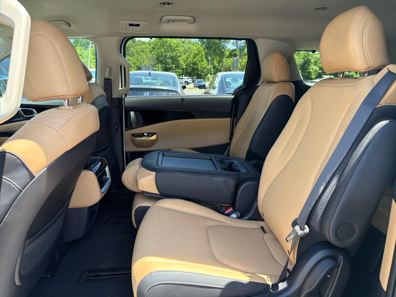 Kia Carnival EX 2024