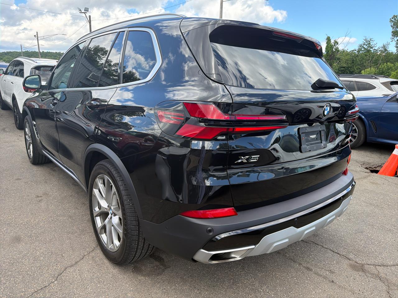 BMW X5 xDrive40i Sports Activity Vehicle 2024