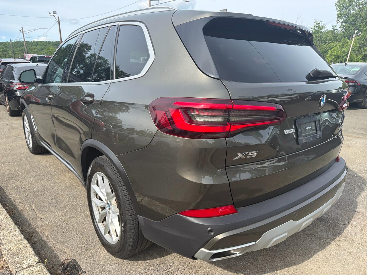BMW X5 xDrive40i Sports Activity Vehicle 2023