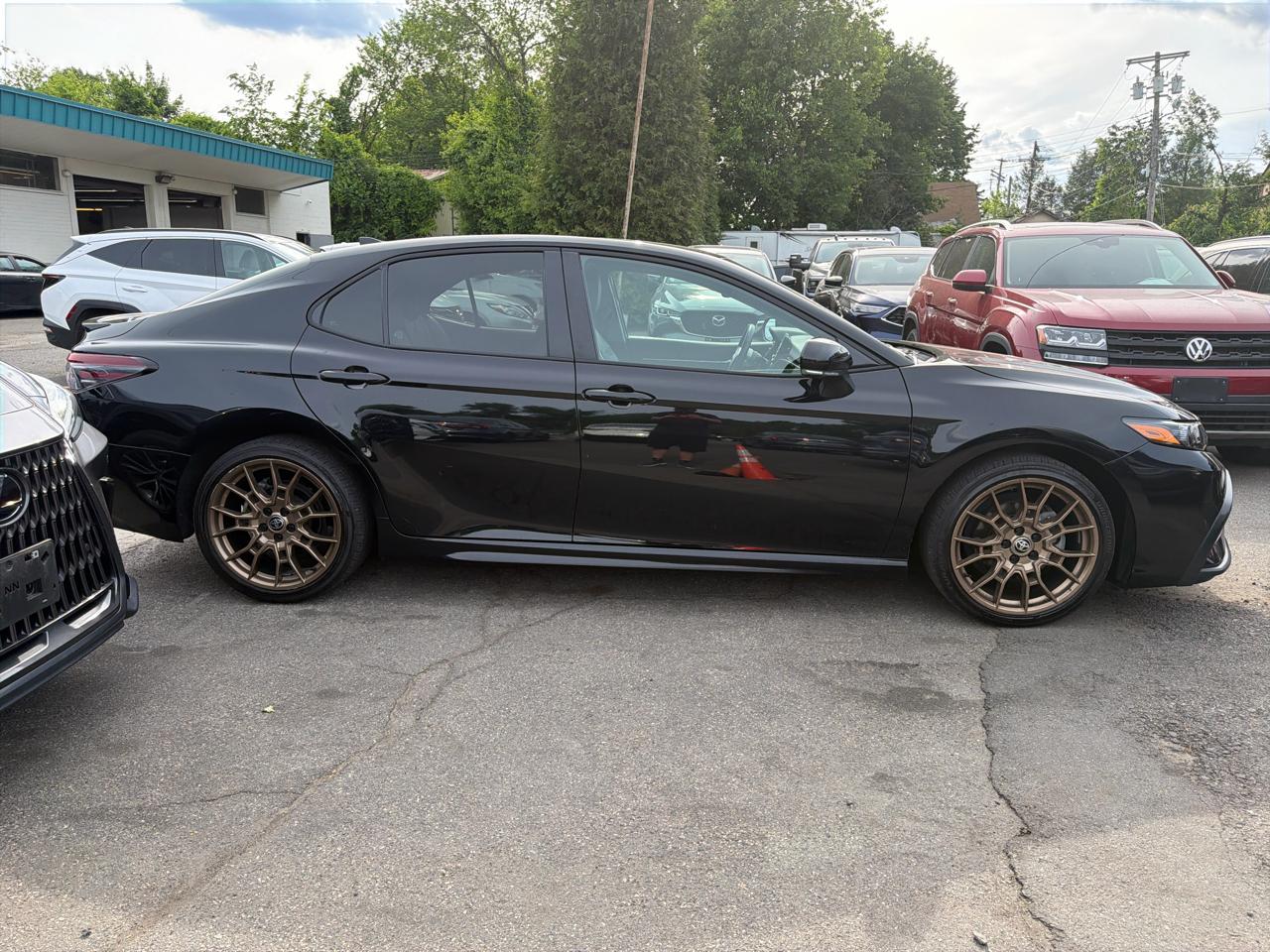 Toyota Camry SE Auto AWD (Natl) 2024