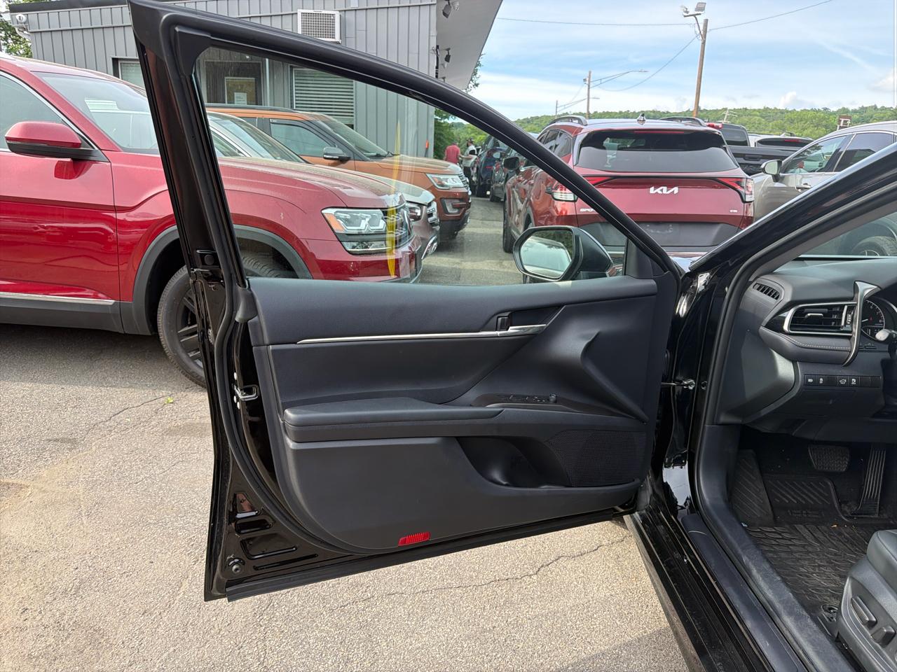 Toyota Camry SE Auto AWD (Natl) 2024