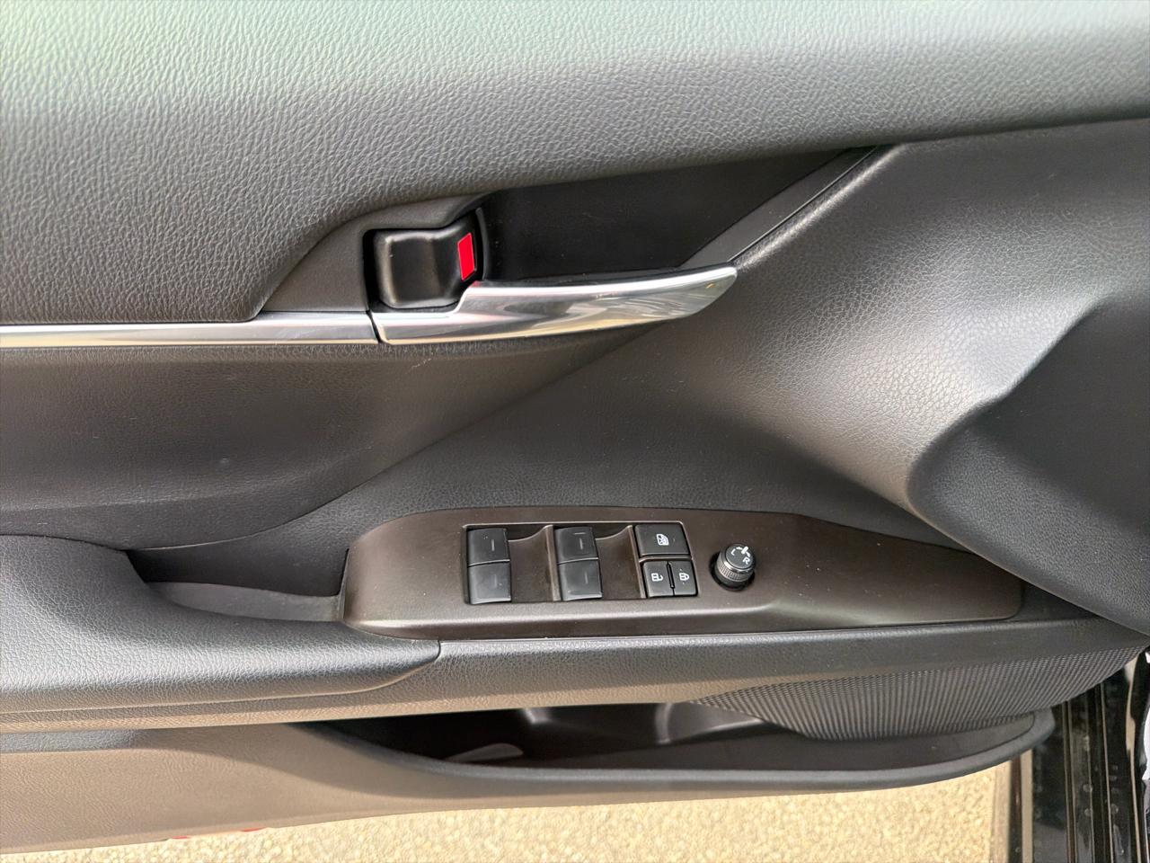Toyota Camry SE Auto AWD (Natl) 2024