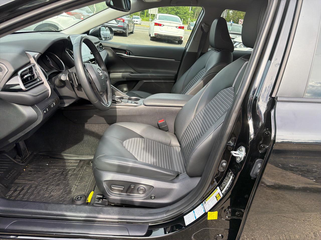 Toyota Camry SE Auto AWD (Natl) 2024