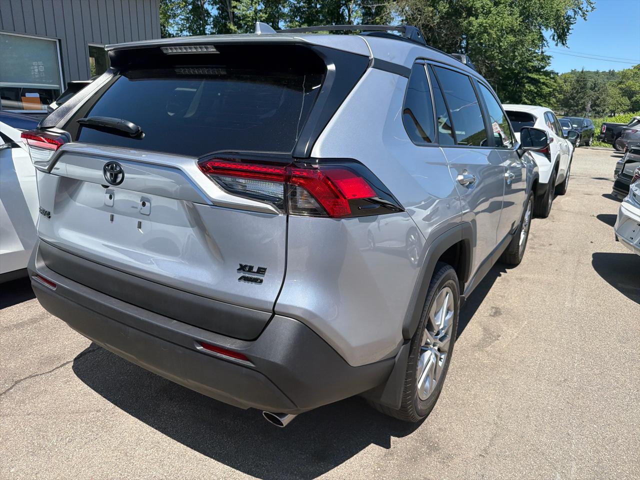 Toyota RAV4 XLE Premium AWD (Natl) 2023