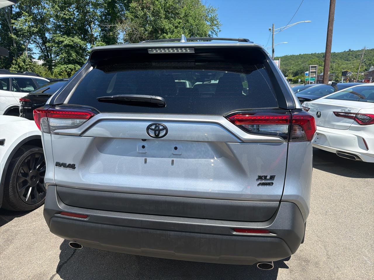 Toyota RAV4 XLE Premium AWD (Natl) 2023