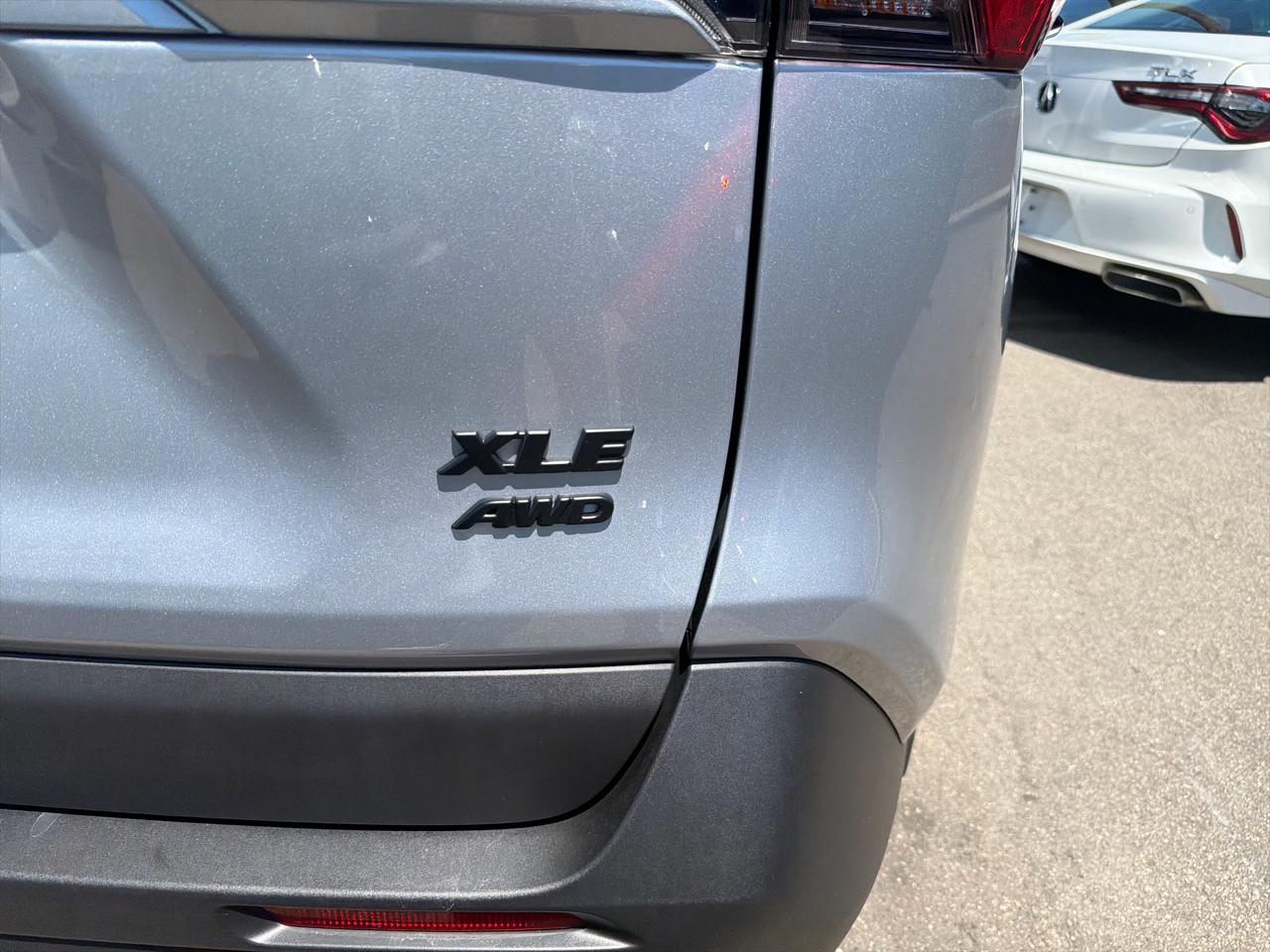 Toyota RAV4 XLE Premium AWD (Natl) 2023