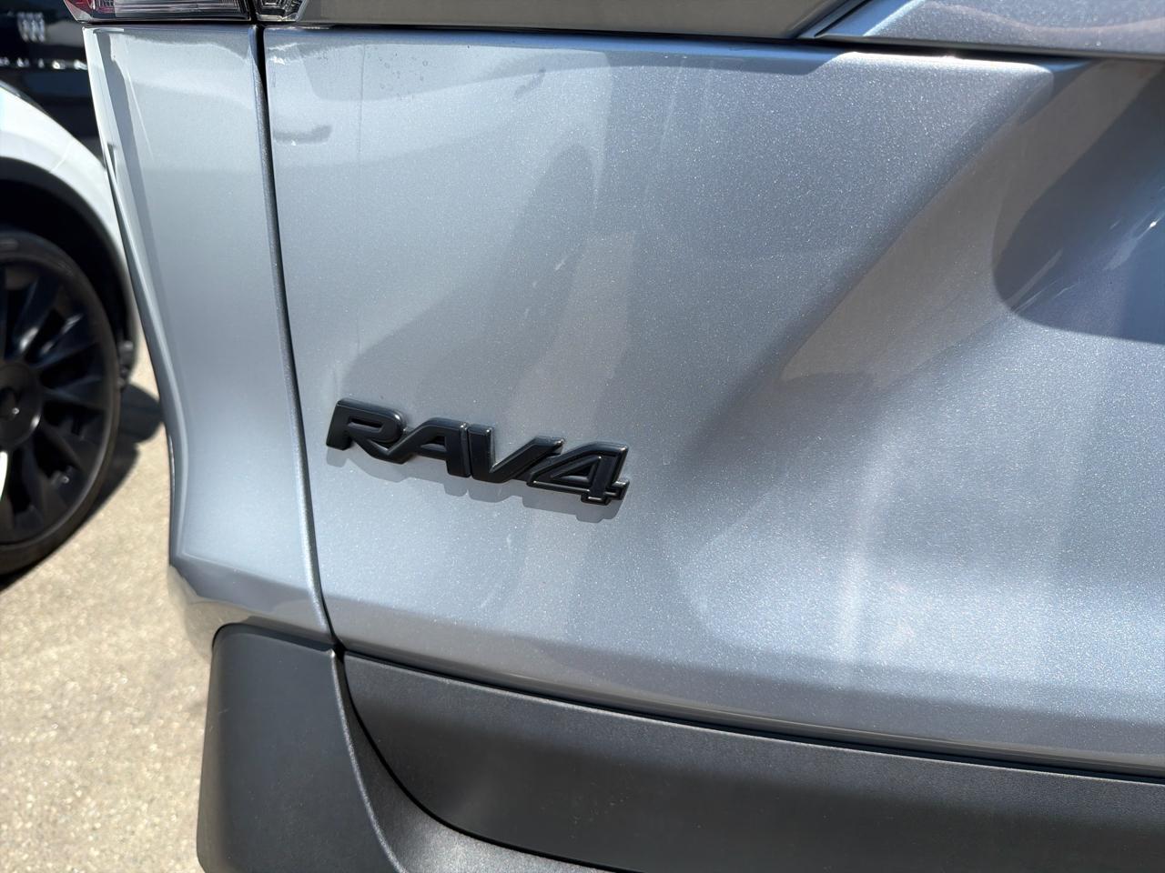 Toyota RAV4 XLE Premium AWD (Natl) 2023