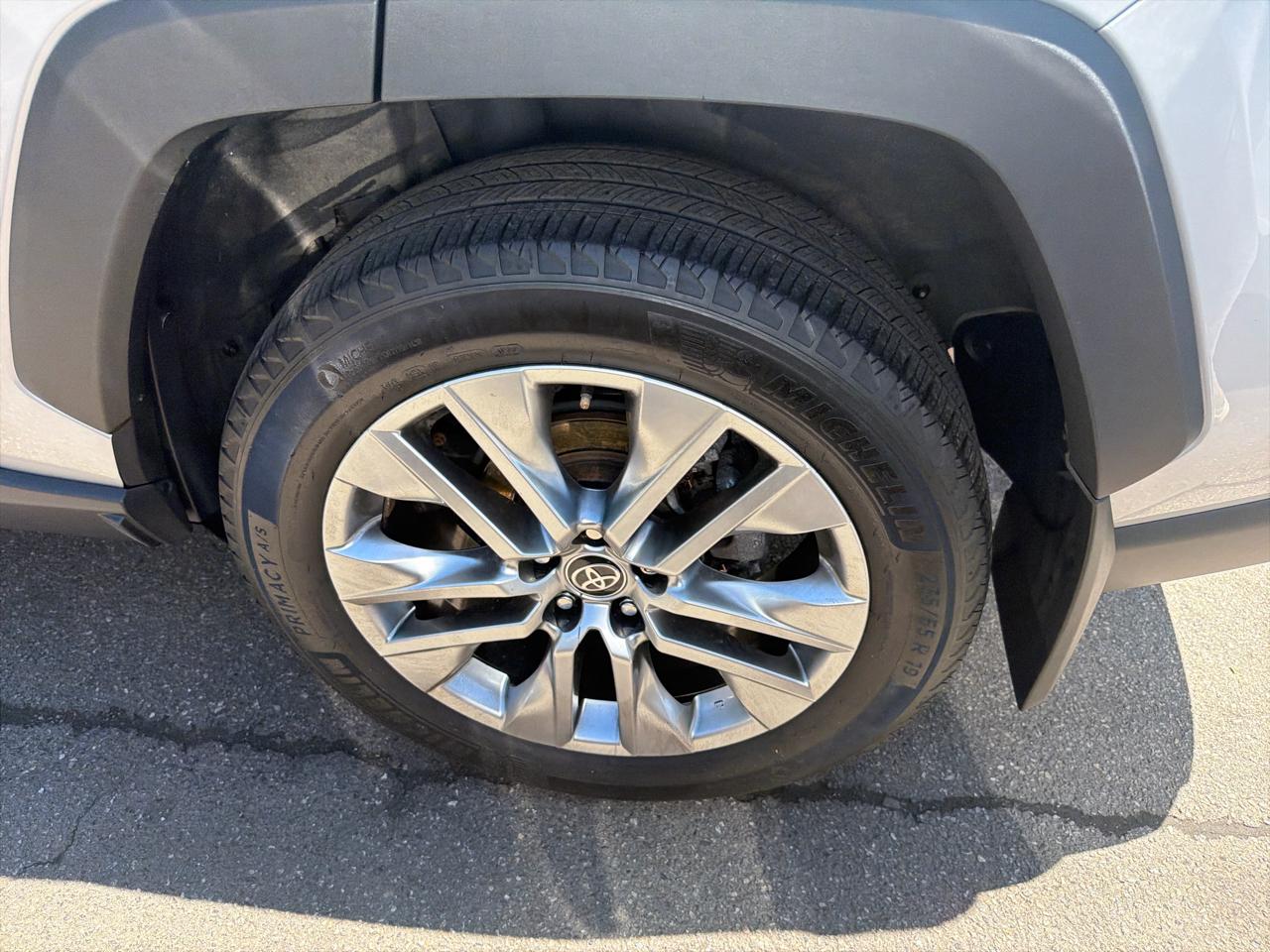 Toyota RAV4 XLE Premium AWD (Natl) 2023