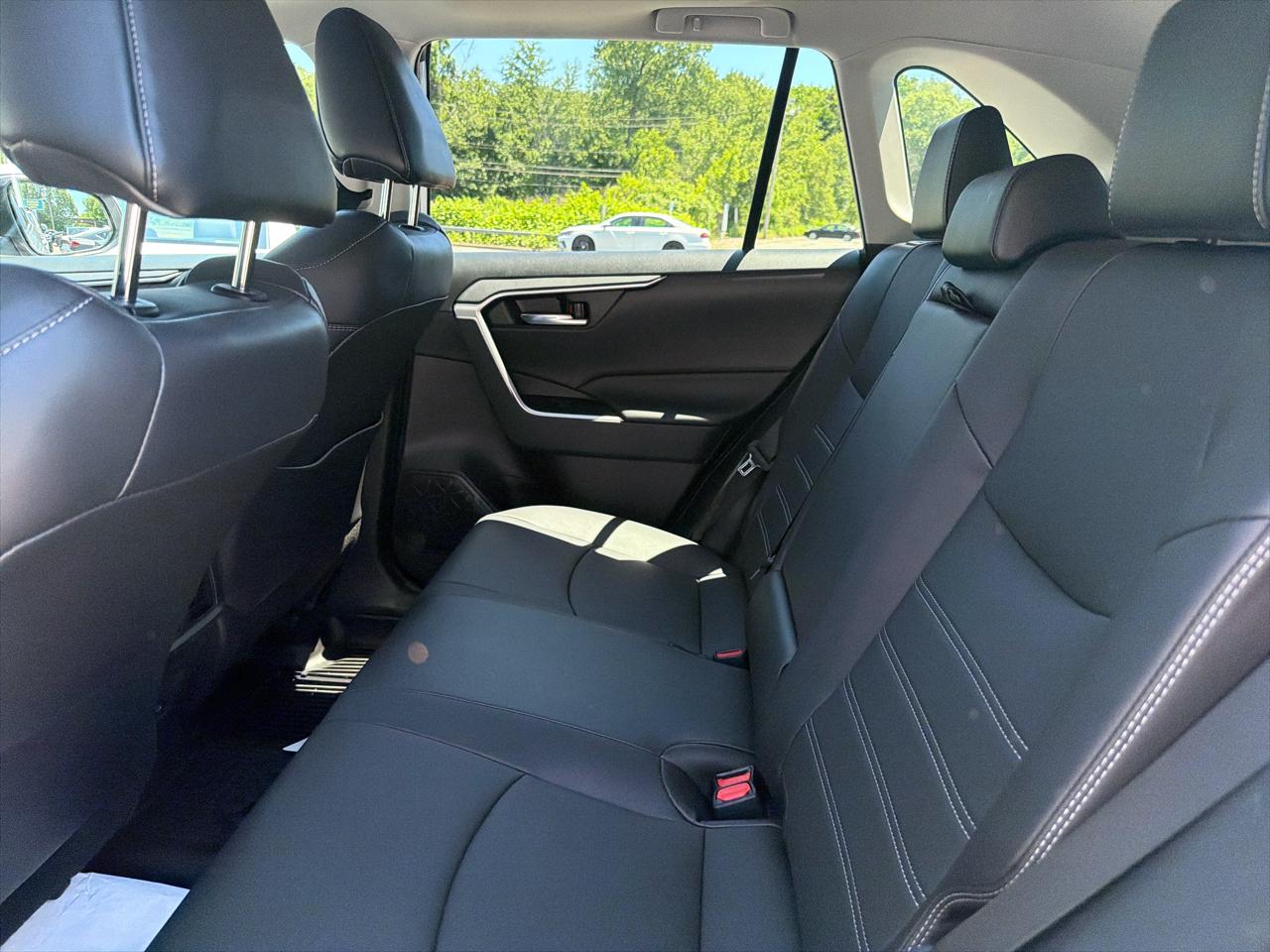 Toyota RAV4 XLE Premium AWD (Natl) 2023