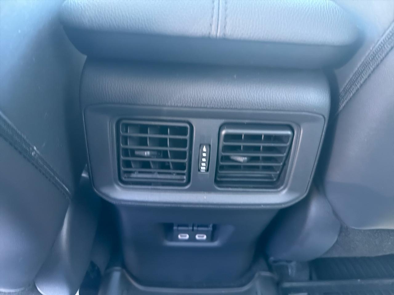 Toyota RAV4 XLE Premium AWD (Natl) 2023