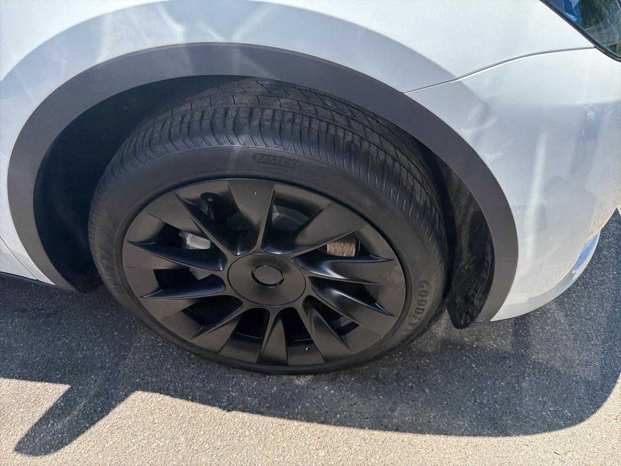 Tesla Model Y RWD *Ltd Avail* 2024