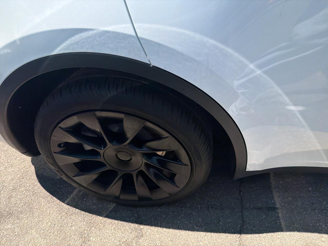 Tesla Model Y RWD *Ltd Avail* 2024
