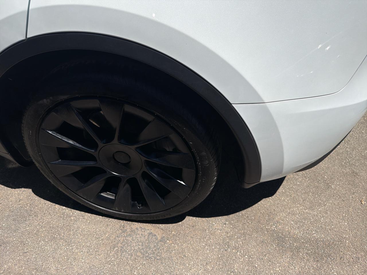Tesla Model Y RWD *Ltd Avail* 2024