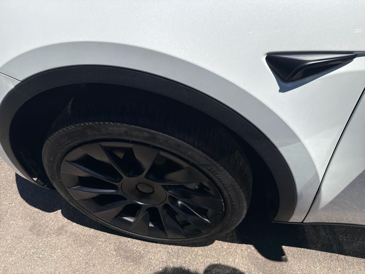 Tesla Model Y RWD *Ltd Avail* 2024