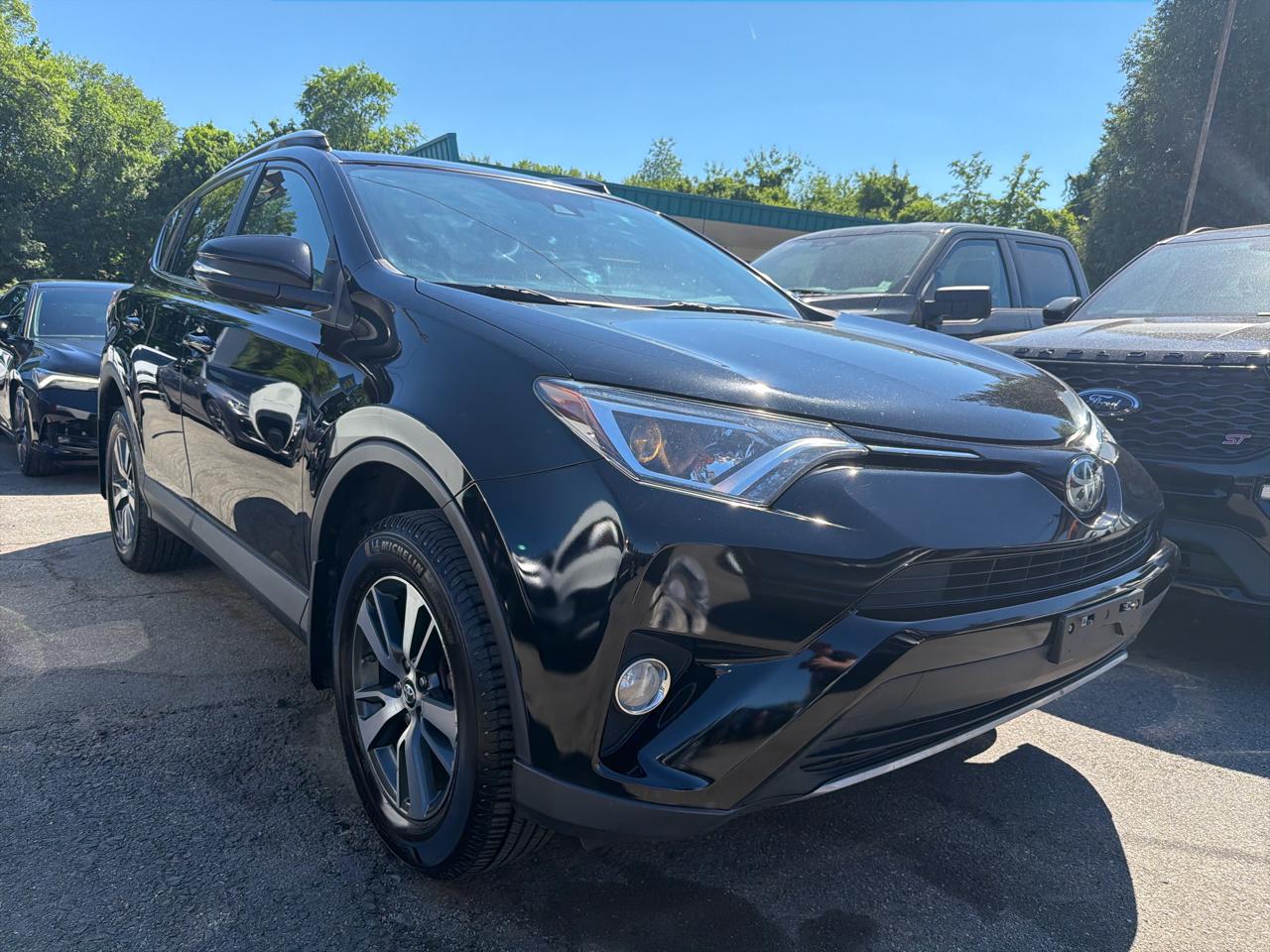 Toyota RAV4 Adventure AWD (Natl) 2018