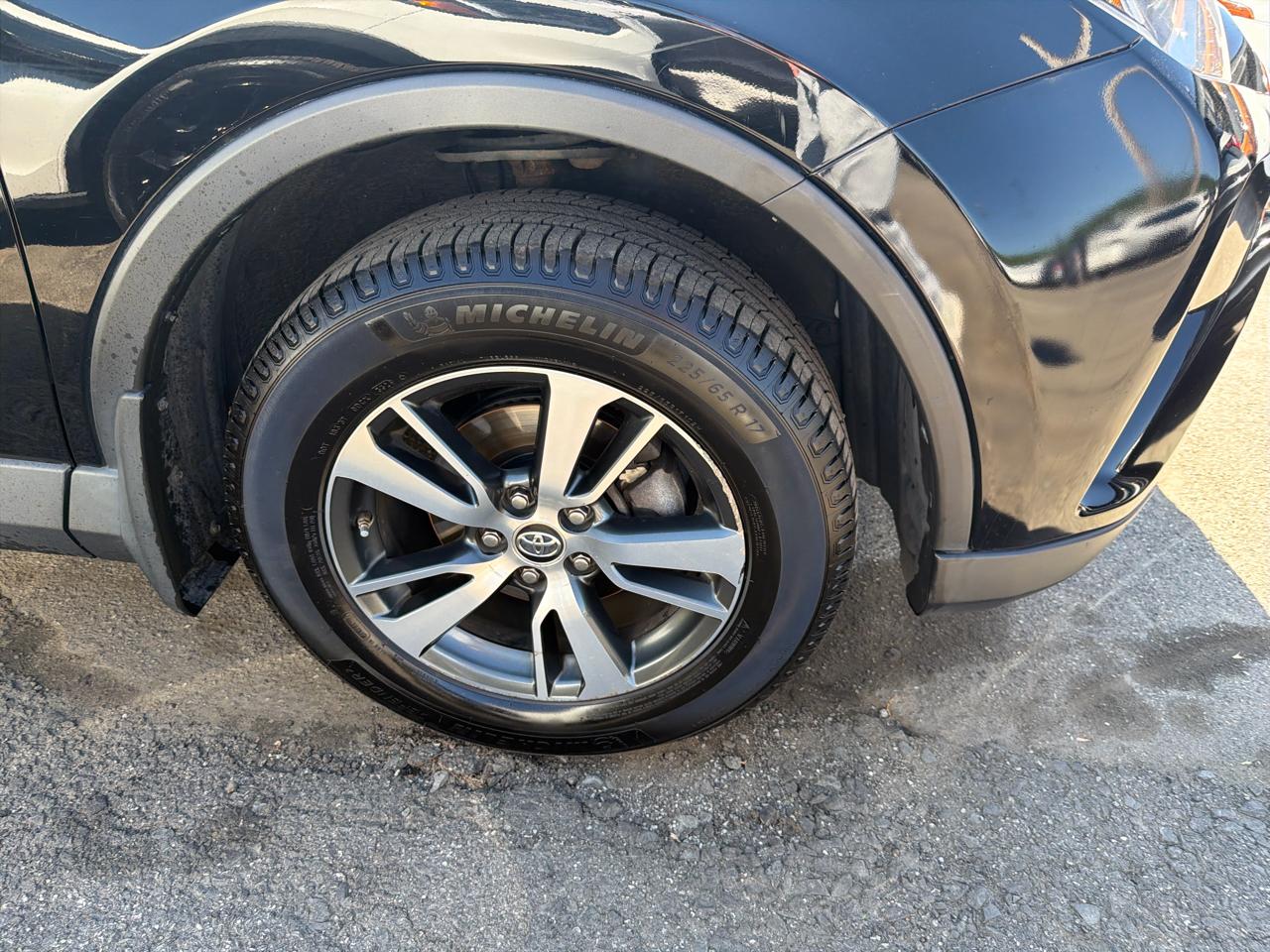 Toyota RAV4 Adventure AWD (Natl) 2018